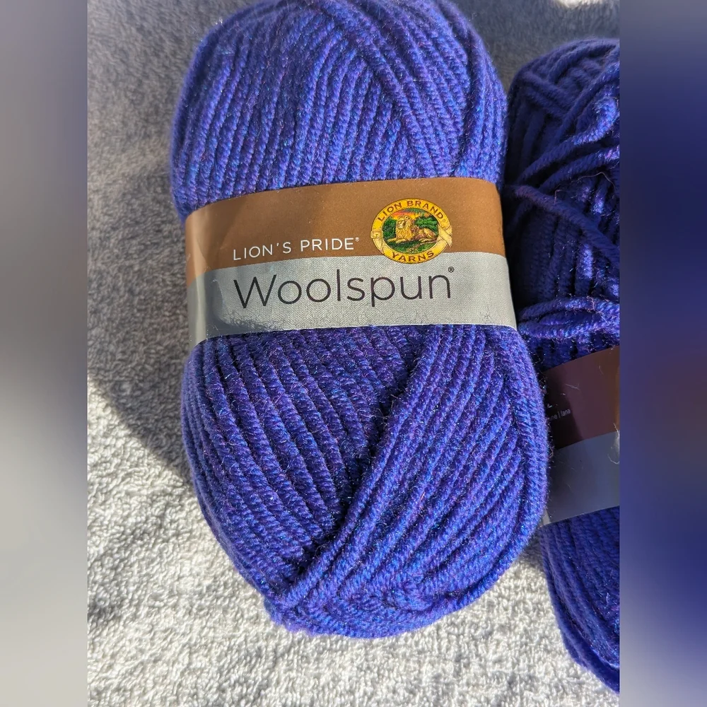 Lion Brand Woolspun Yarn in Orchid ,Purple Blue Blend, 4 New Vintage Skiens - Picture 2 of 10